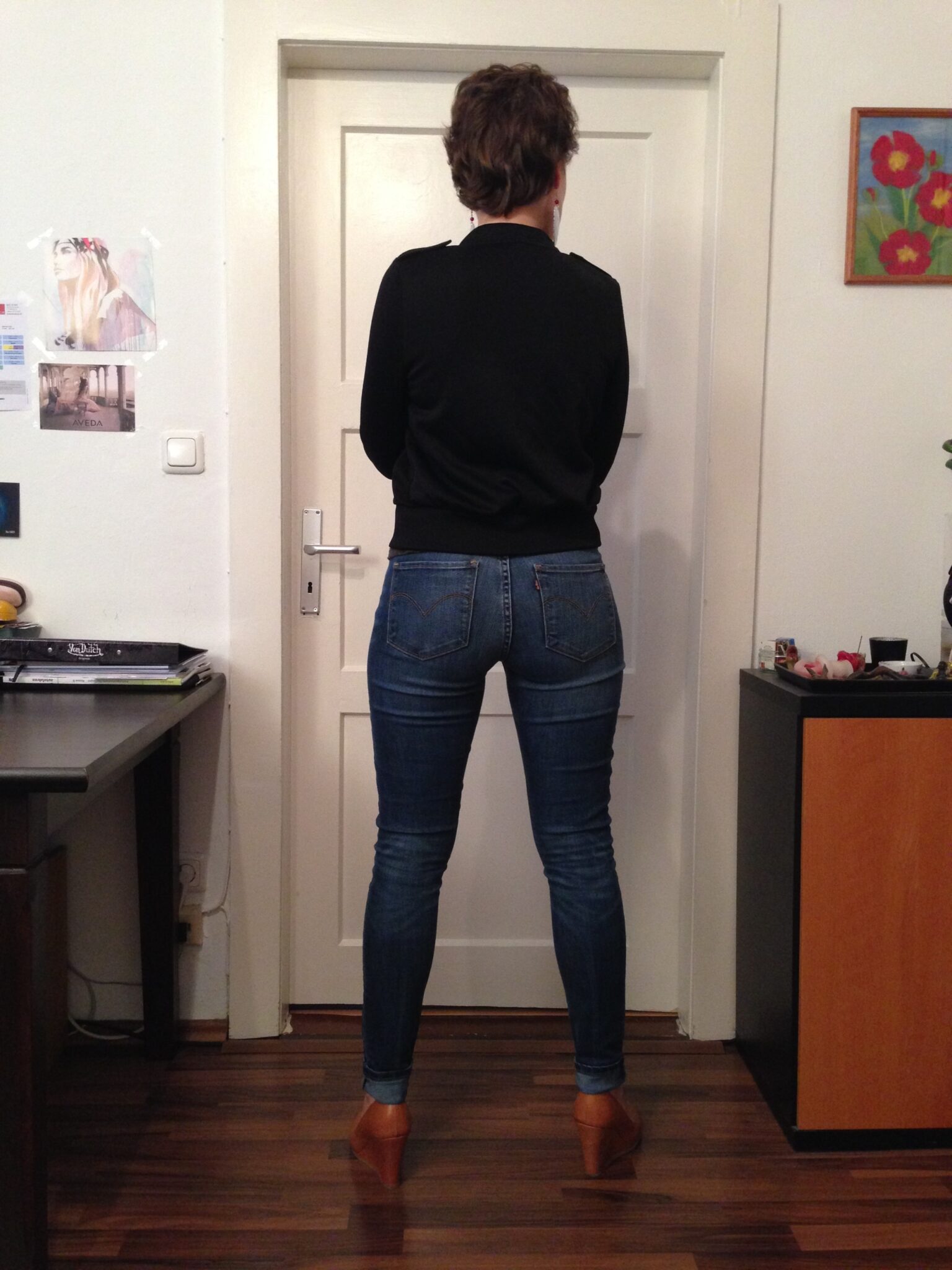 Sexy Milf In Tight Blue Levi S Jeans And Heels Life With A Jeans Fetish