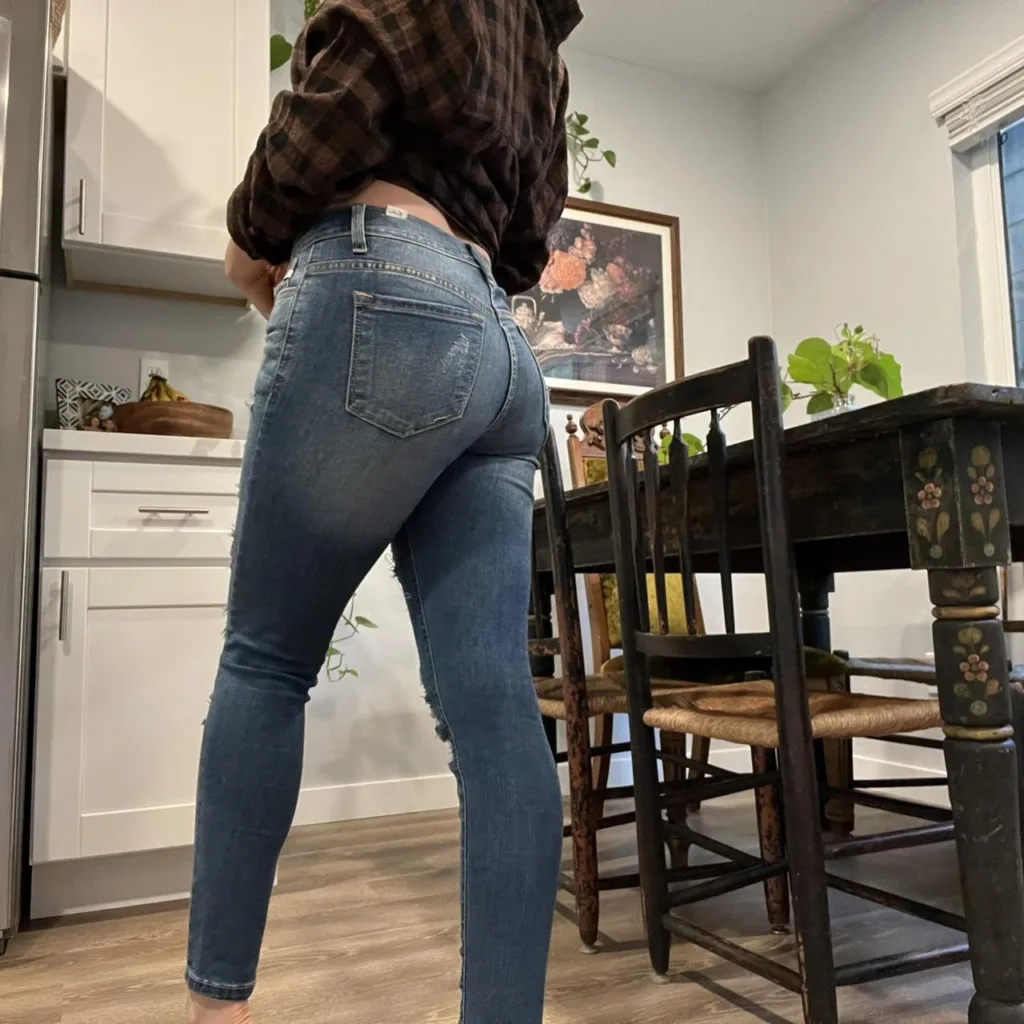 a sexy jeans ass