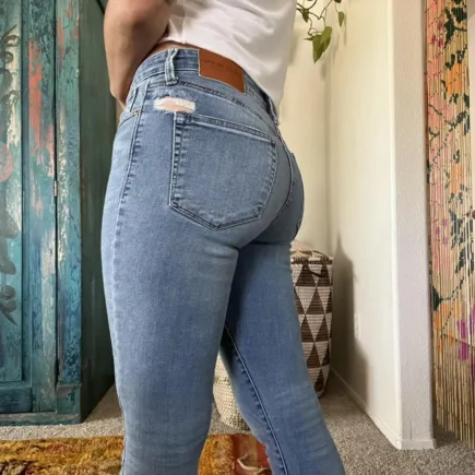 sexy girl wearing skintight jeans