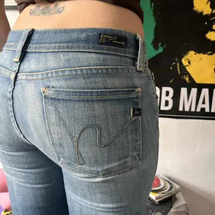 photo of my girlfriends ass in her sexy low rise tight jeans