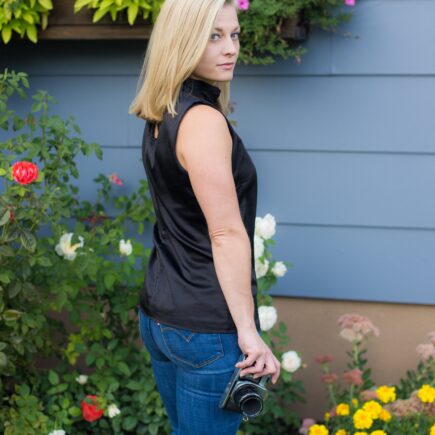 A photo of a blonde woman in tight Levis jeans